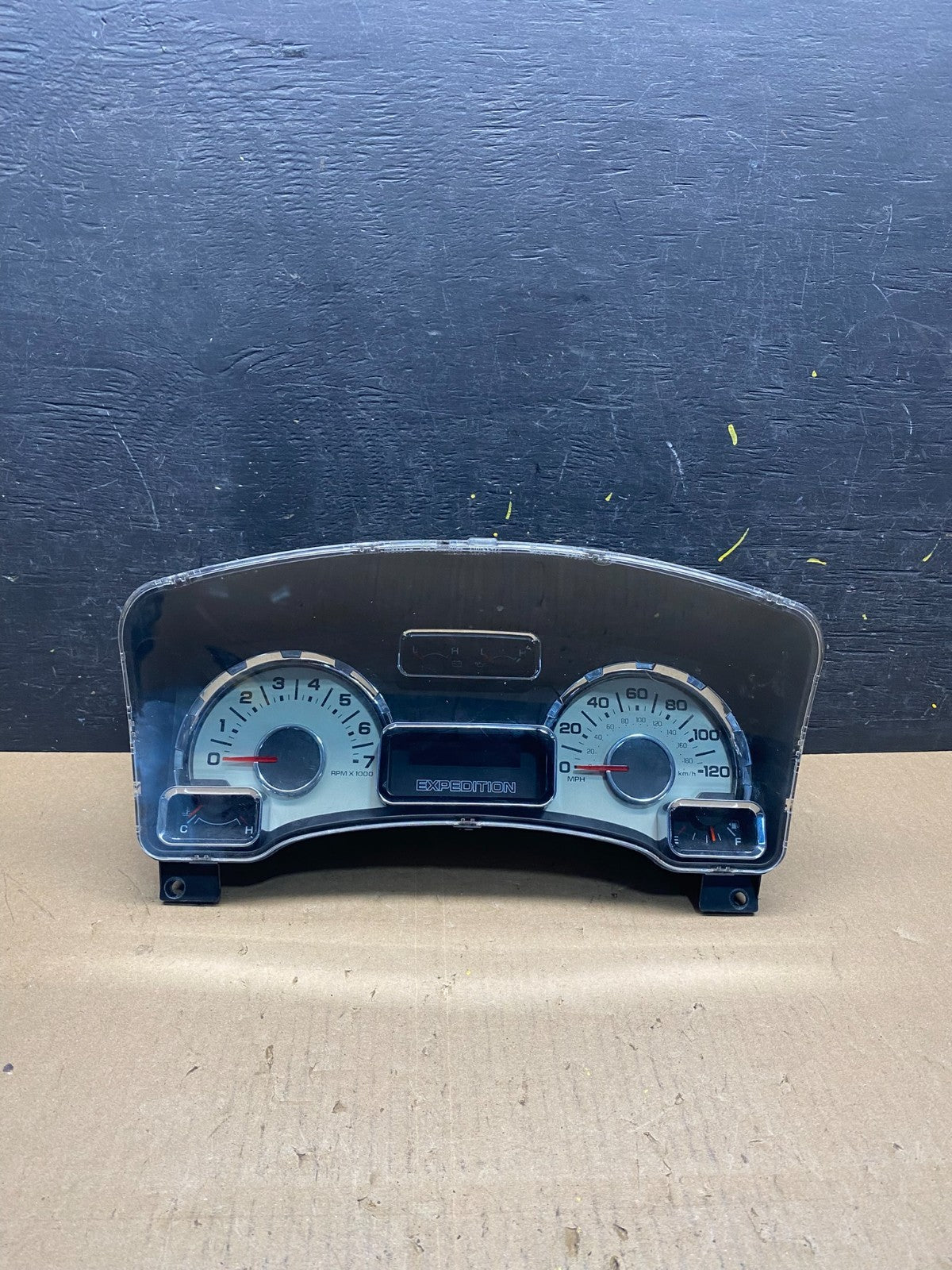2007 to 2014 Ford Expedition Speedometer Cluster Gauge t1415 DG0