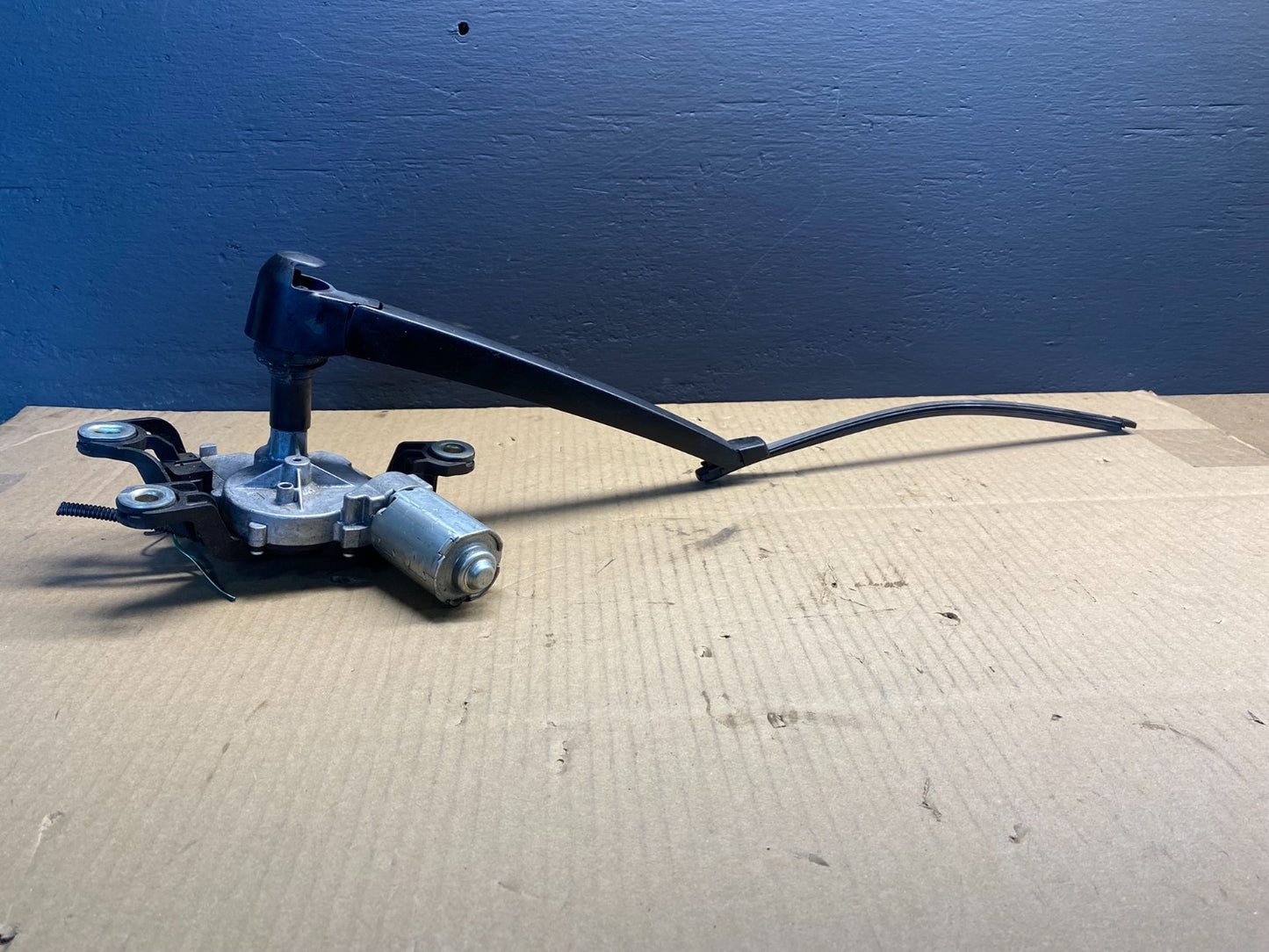 2011 to 2013 Volkswagen Jetta Rear Windshield Wiper Motor OEM ab4174 DG1