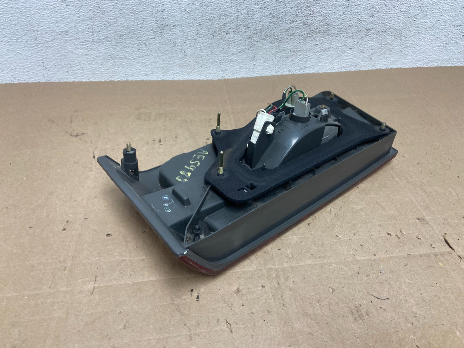 2000 2001 Lexus ES300 Inner Left Driver LH Side Tail Light AE5988 DW5