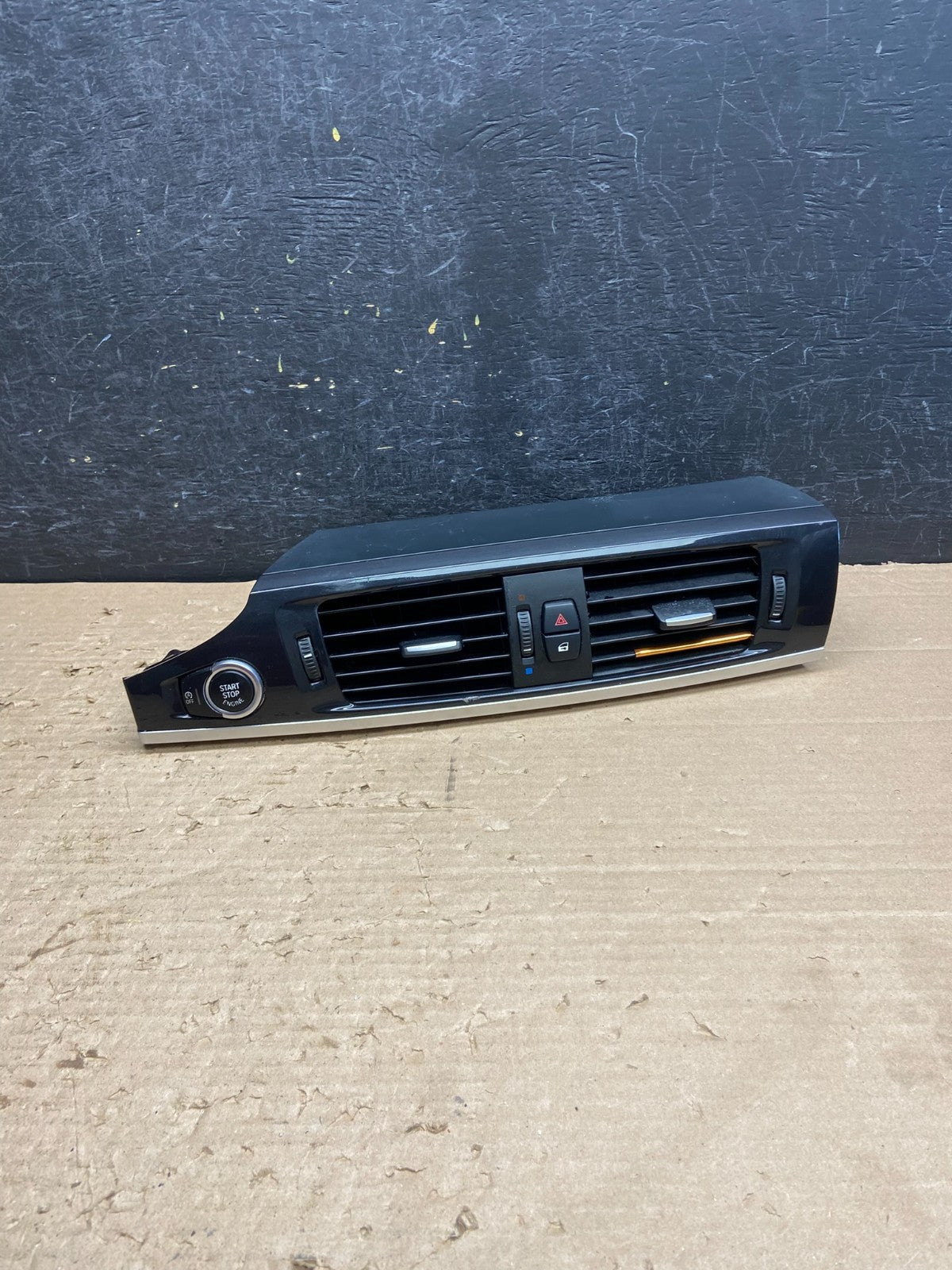 2011- 2017 BMW X3 F25 Center Dash Trim Molding w/ Air Vents AG8593 DG0
