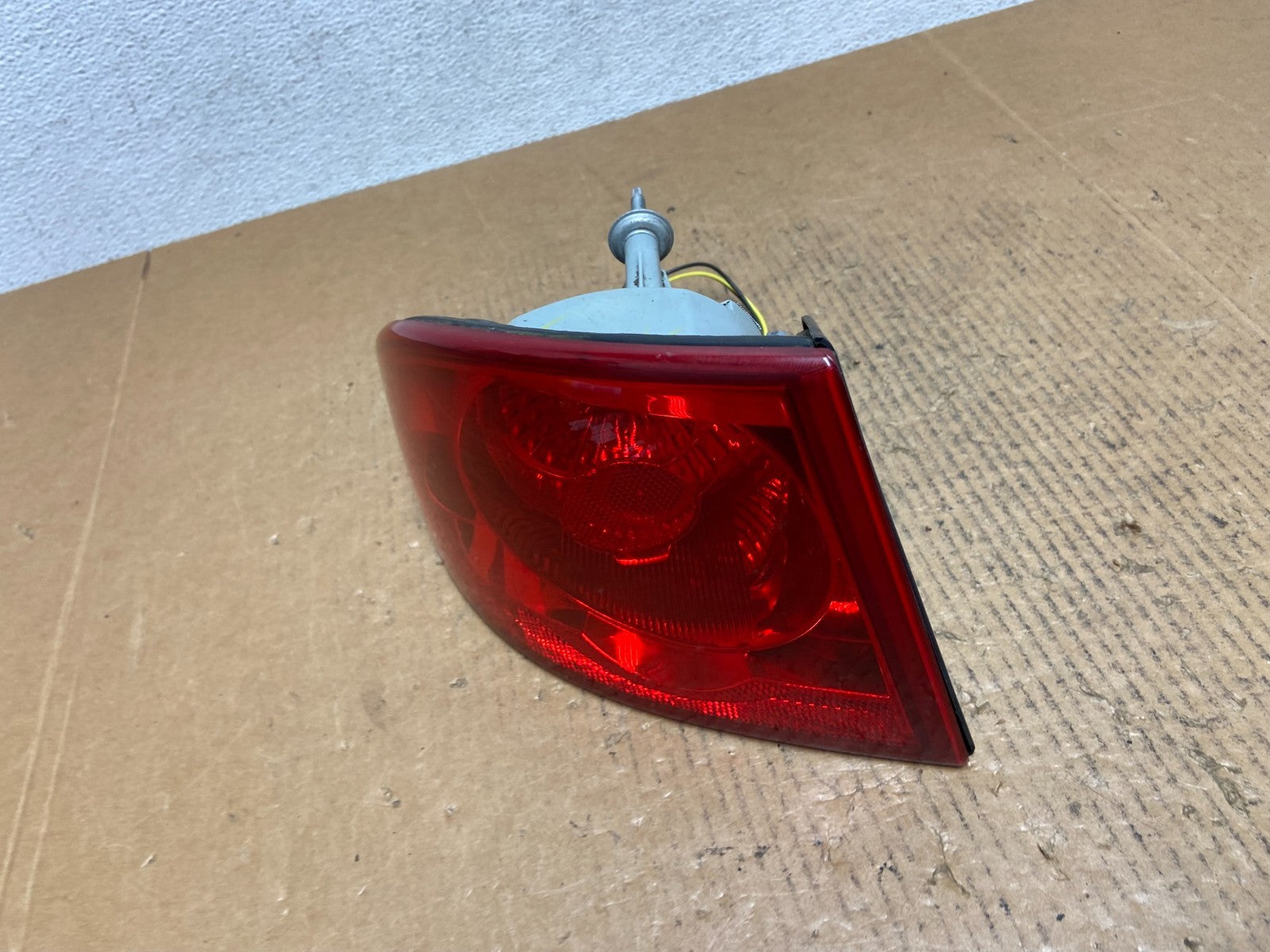 2006 to 2008 Buick Lucerne Left Driver LH Side Tail Light AE1389 DW1