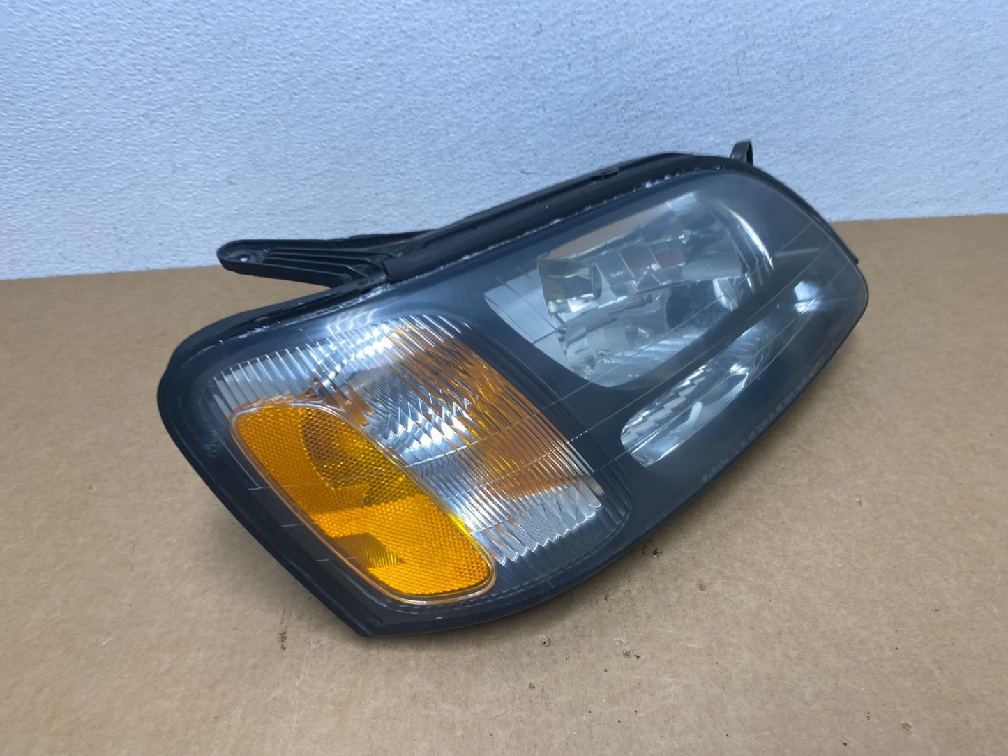 2001 to 2004 Subaru Legacy Outback Right Passenger Rh Headlight Oem AC1715 DW2