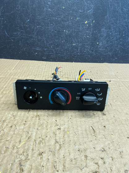 1999 to 2004 Ford F250 F350 Super Duty Heater A/C Climate Control AD1992 DG0