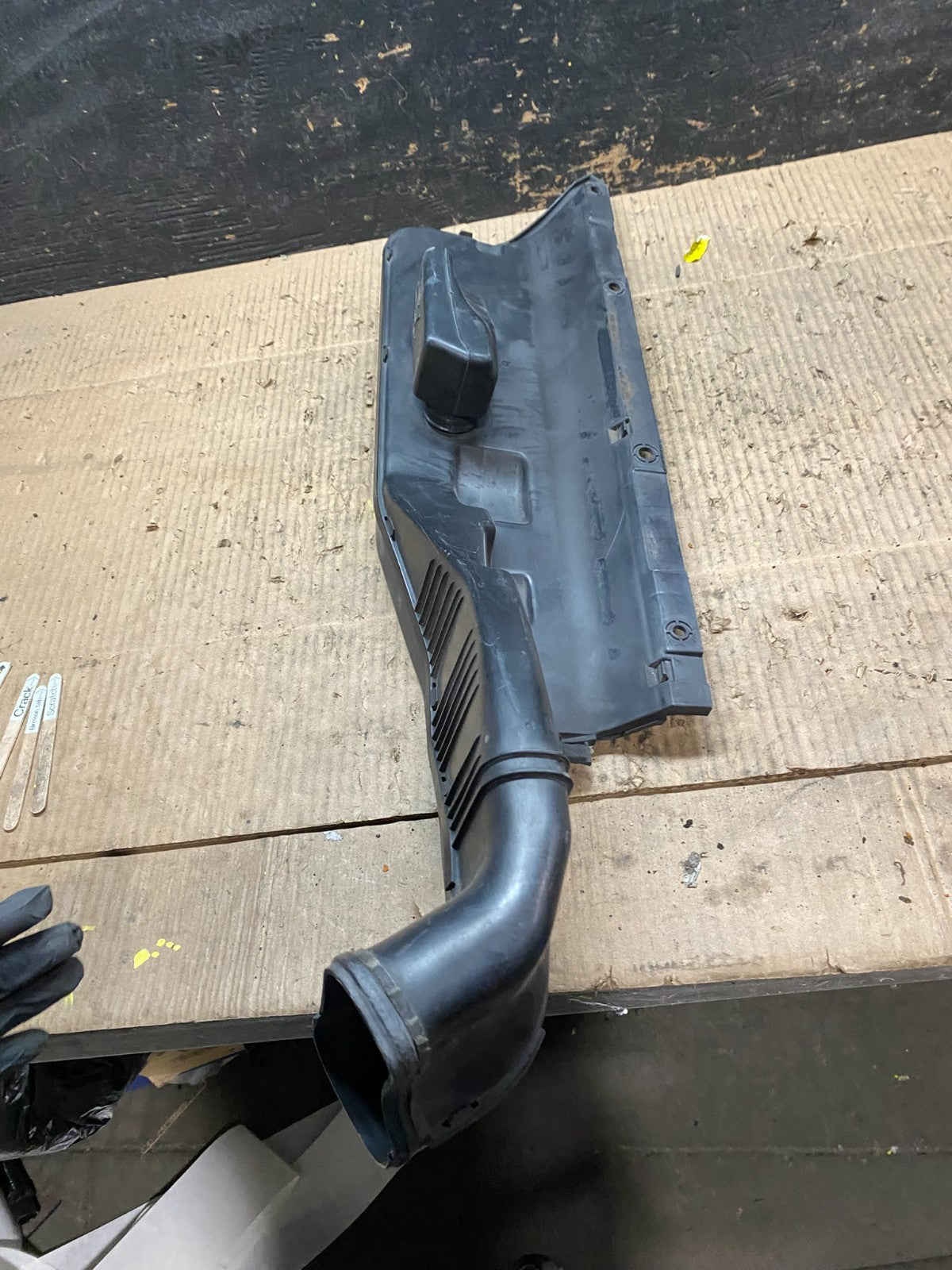 2004 to 2006 Nissan Maxima Upper Air Intake Duct T9801 DG6