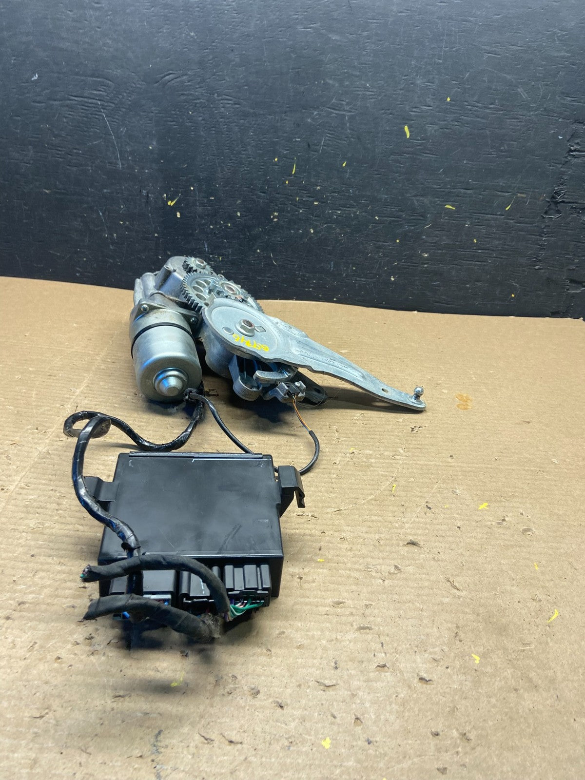 2009-2012 GMC Acadia Power Motor Liftgate Tailgate Control Module q9746 DG4