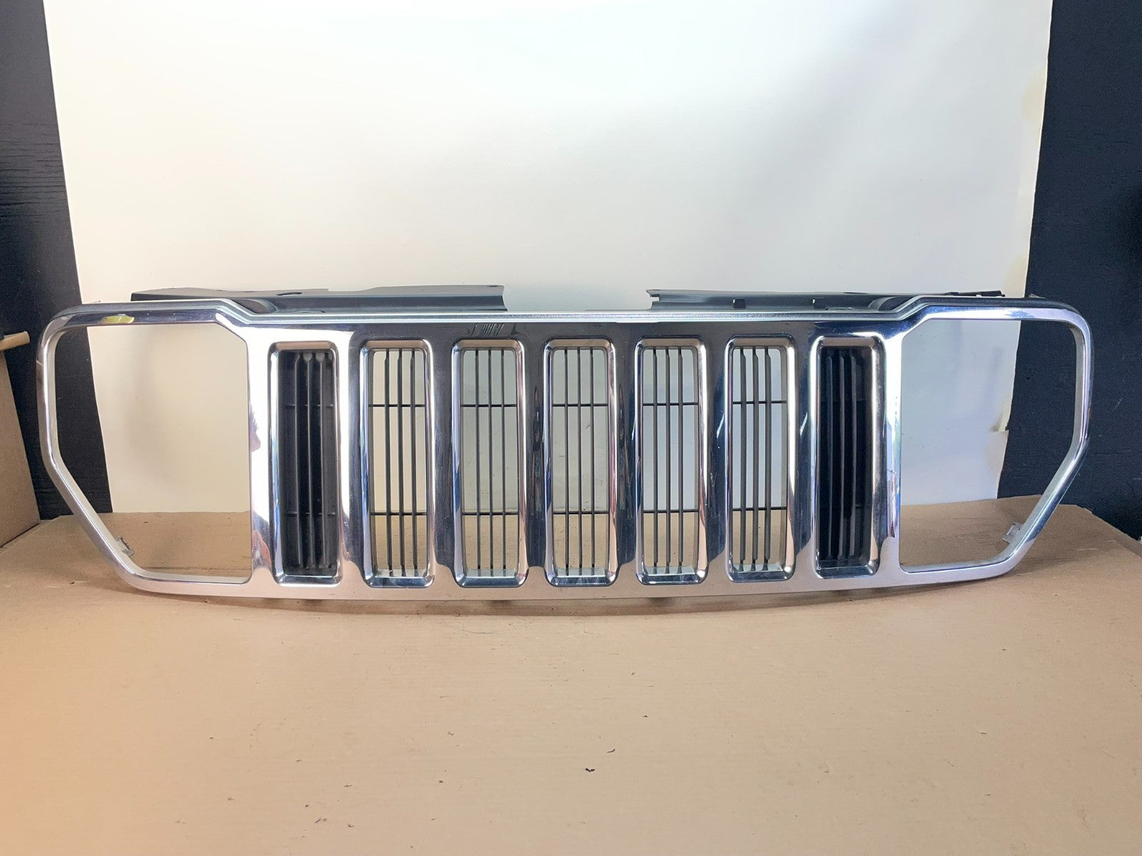 2008 2009 2010 2011 2012 Jeep Liberty Front Upper Grill Grille AF8498 DG0