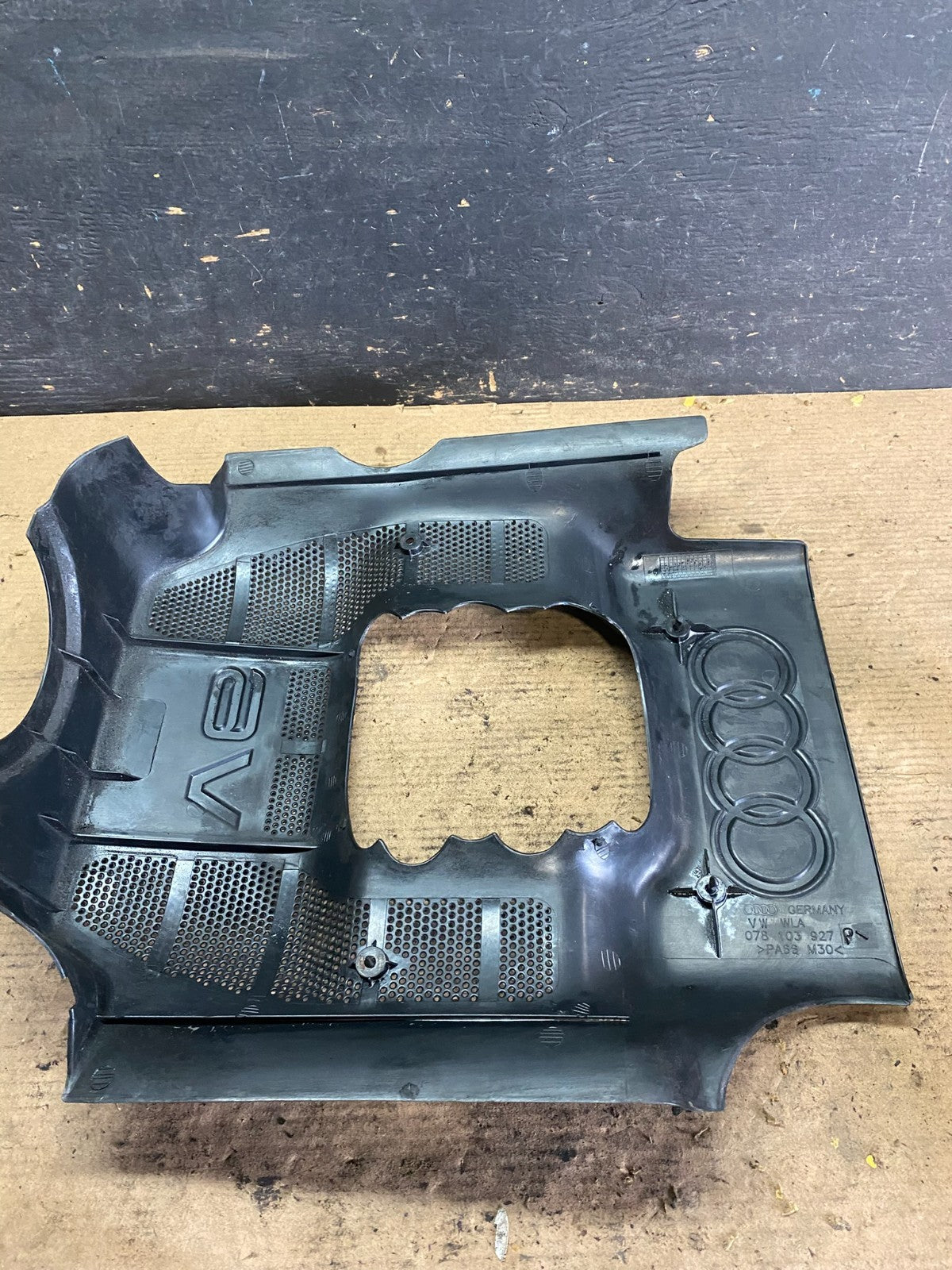 Audi A4 A5 A6 V6 Engine Cover Top Lid Trim Oem p0212 DG7