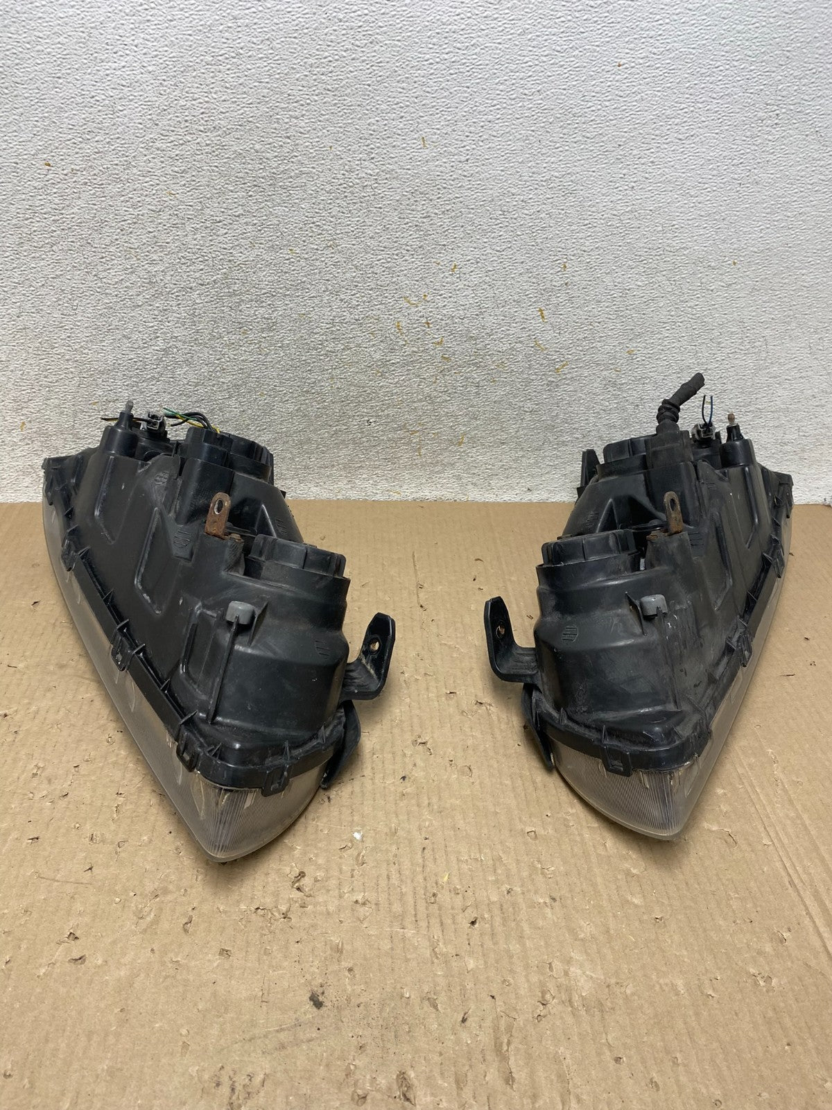 2004 2005 2006 Hyundai Elantra Left+Right Set Halogen Headlights AJ1820 LK7