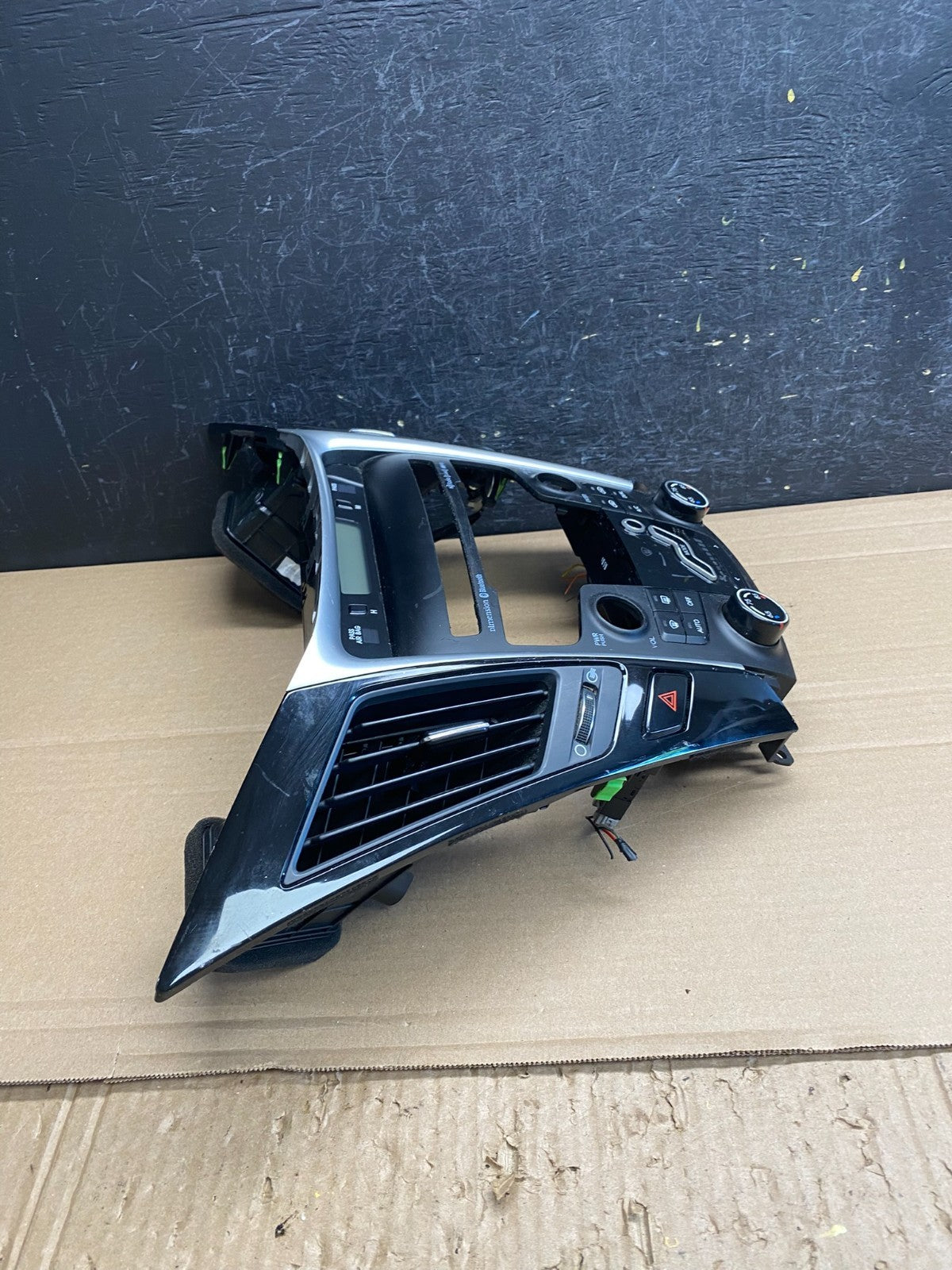 2011 - 2014 Hyundai Sonata Center Radio Climate Control Air Vent Bezel AF6541 DG1