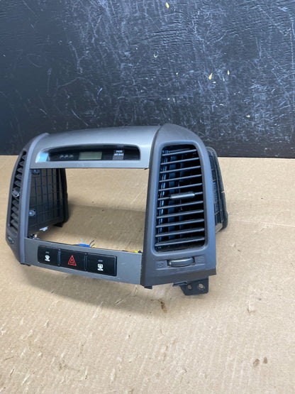 2007 to 2009 Hyundai Santa Fe Center Dashboard Radio Bezel Trim AC6325 DG1