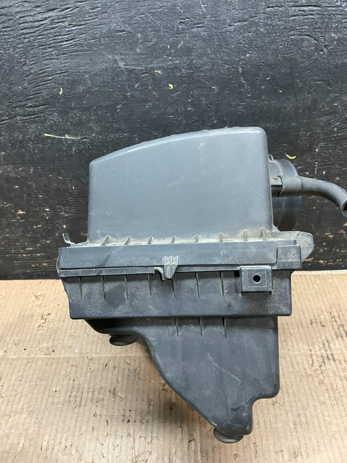 2011 - 2021 Dodge Durango 3.6L Air Filter Cleaner Box OEM Y6295 DG1