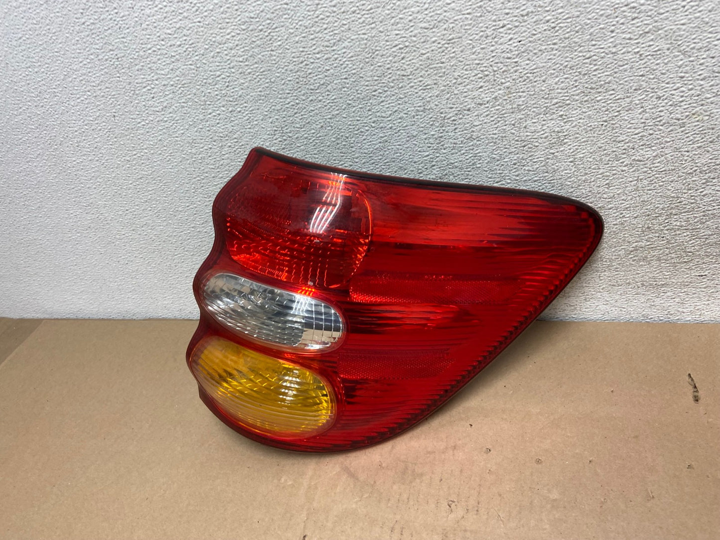 2001 to 2004 Toyota Sequoia Right Passenger Rh Side Tail Light AG6639 LK1