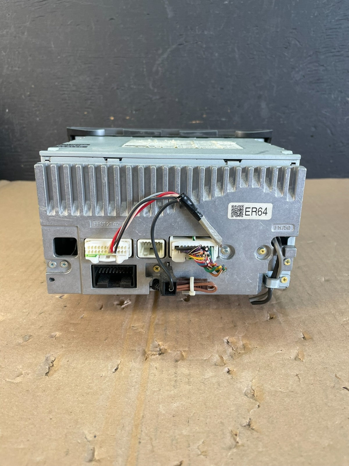 2010 to 2012 Subaru Legacy AM FM CD MP3 Radio Player AD5944 DG7