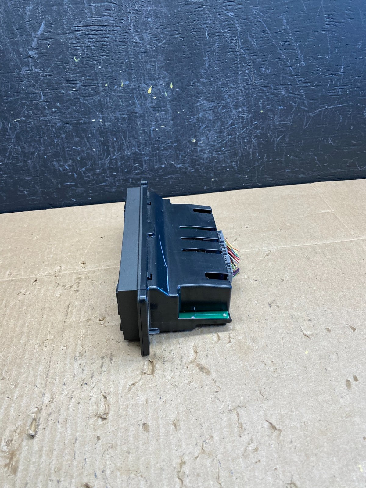 2003 to 2006 Lincoln Town Car Climate Control Panel AC6790 DG2