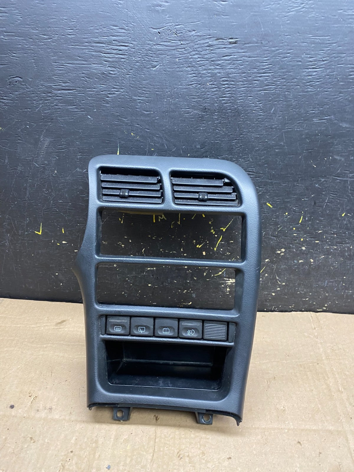 1993 to 1997 Ford Probe Radio Climate Switches Air Vent Bezel Trim z0166  DG0