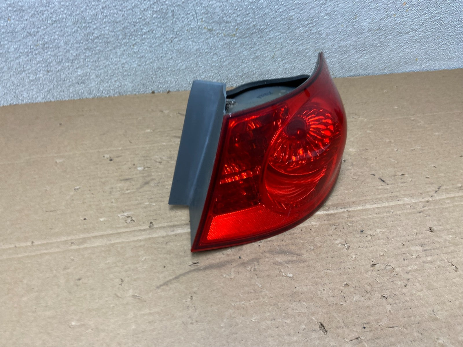 2007 to 2010 Hyundai Elantra Sedan Right Passenger Side Tail Light AB4697 LK2