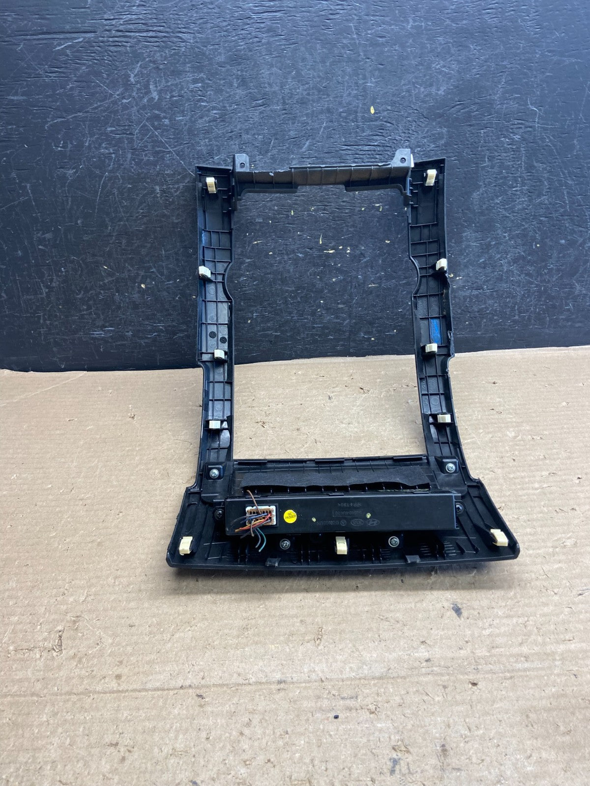 2011 to 2013 Kia Sorento Center Radio Climate Control Clock Trim AH5443 DG3