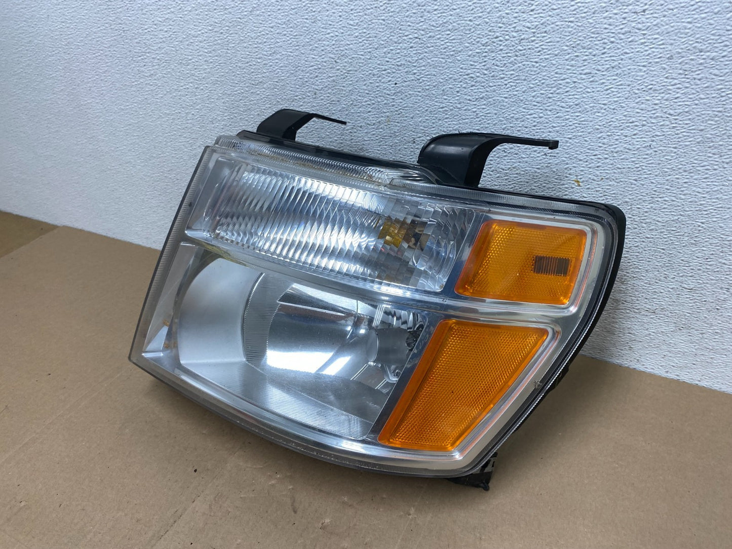 2012 to 2021 Nissan NV1500 NV2500 NV3500 Left Driver Headlight AE6646 DW1