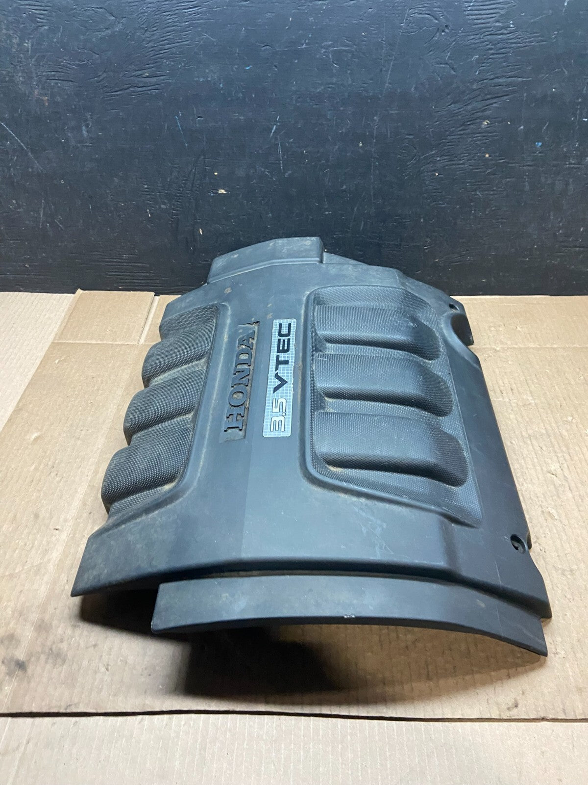 2005 to 2007 Honda Odyssey Black Engine Cover OEM i7182 DG3