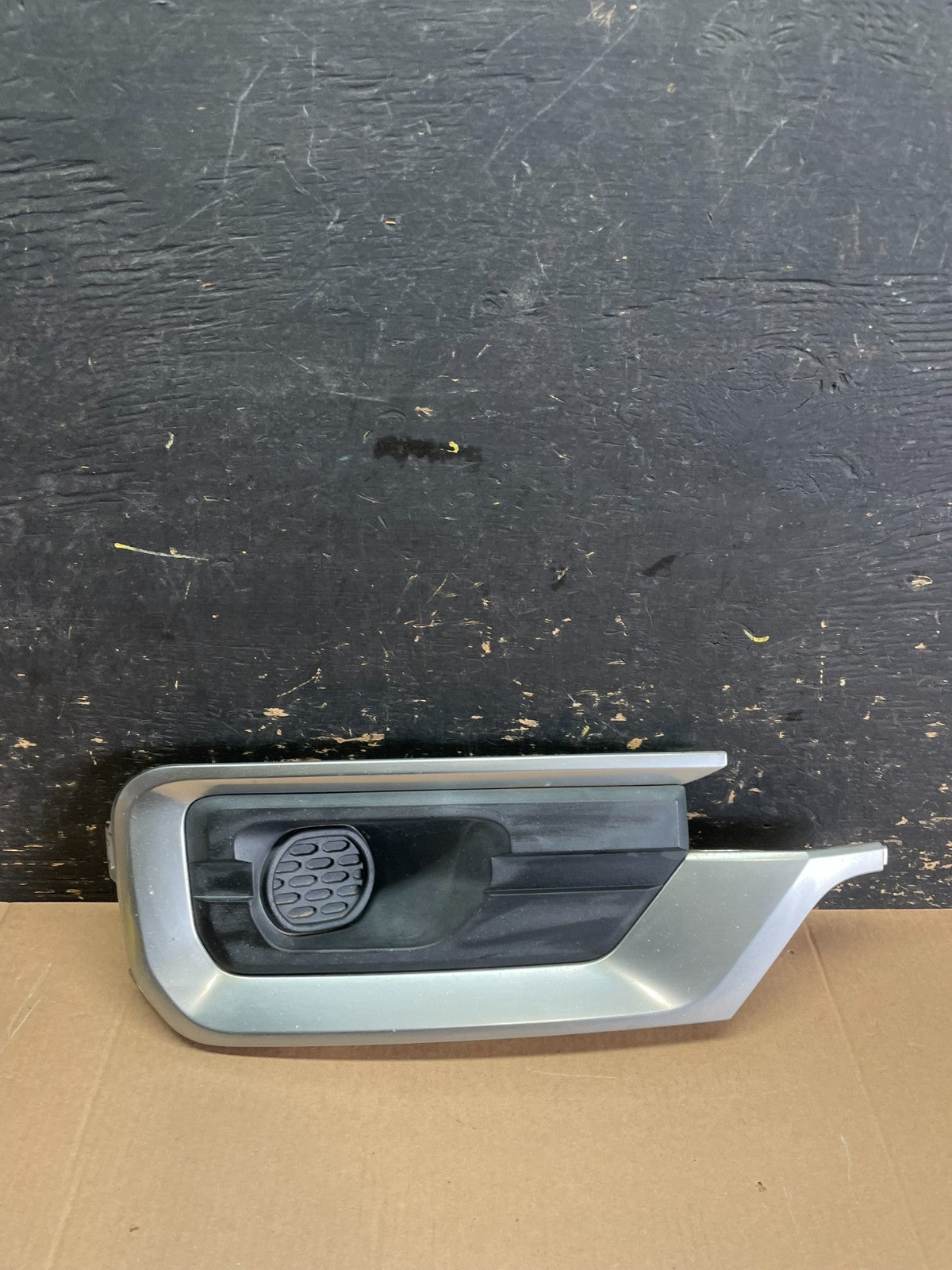 2013 to 2016 GMC Acadia Right Passenger RH Fog Light Bezel Trim z8539 DG0