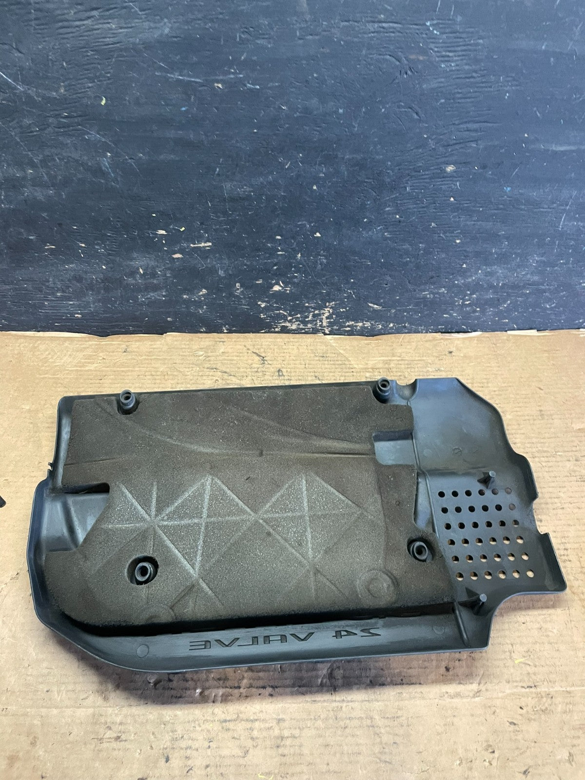2004 2005 2006 Chrysler Pacifica 3.5L Engine Cover Motor OEM s1142 DG5