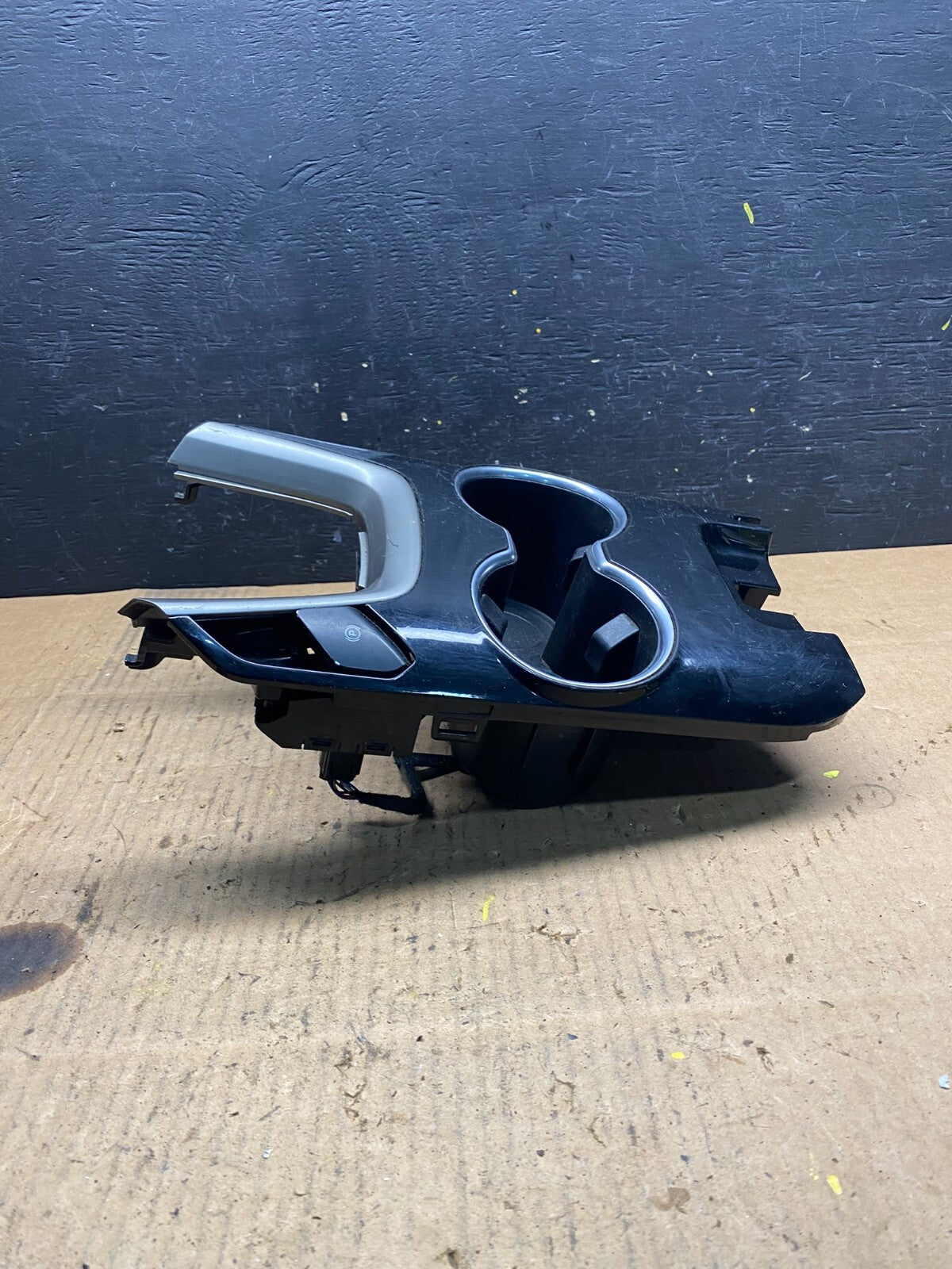2013 to 2016 Ford Fusion Front Center Console Cup Holder Cupholder N5356 DG4