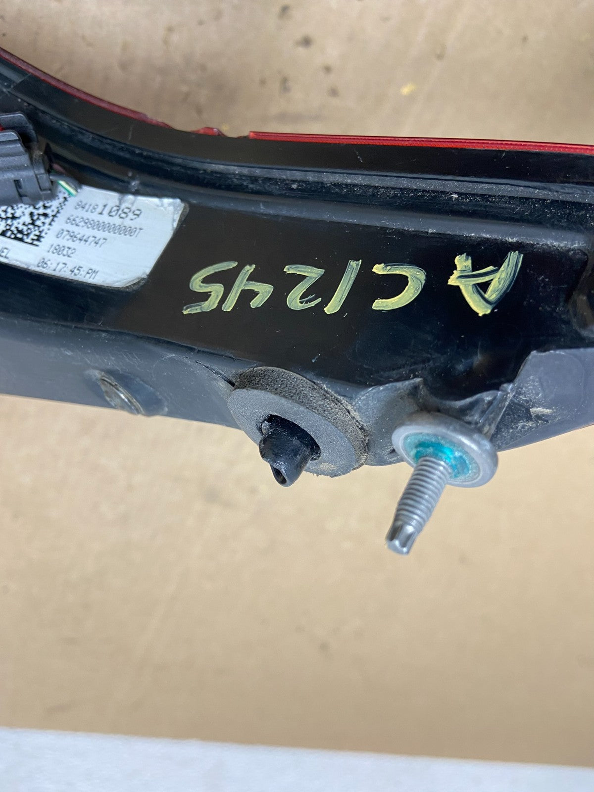 2017 2018 2019 GMC Acadia Left Driver LH Side Inner Tail Light ac1245 DG10