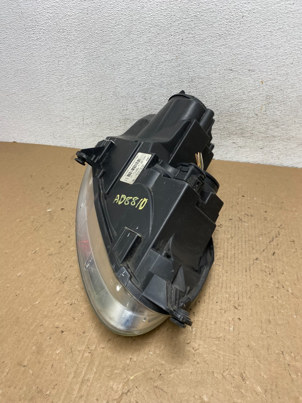 2005 to 2010 Volkswagen Jetta Left Driver LH Side Headlight Halogen AD8810 DW5