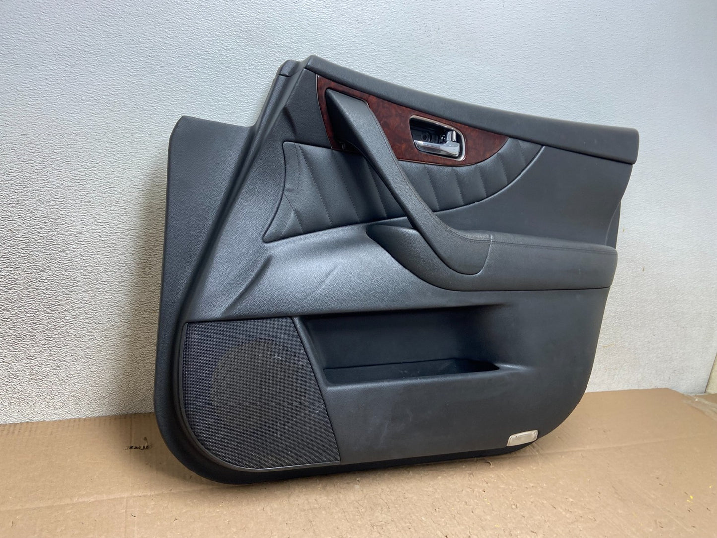 2009 to 2012 Infiniti EX35 Front Right Passenger RH Door Trim Panel Y3197 DG2