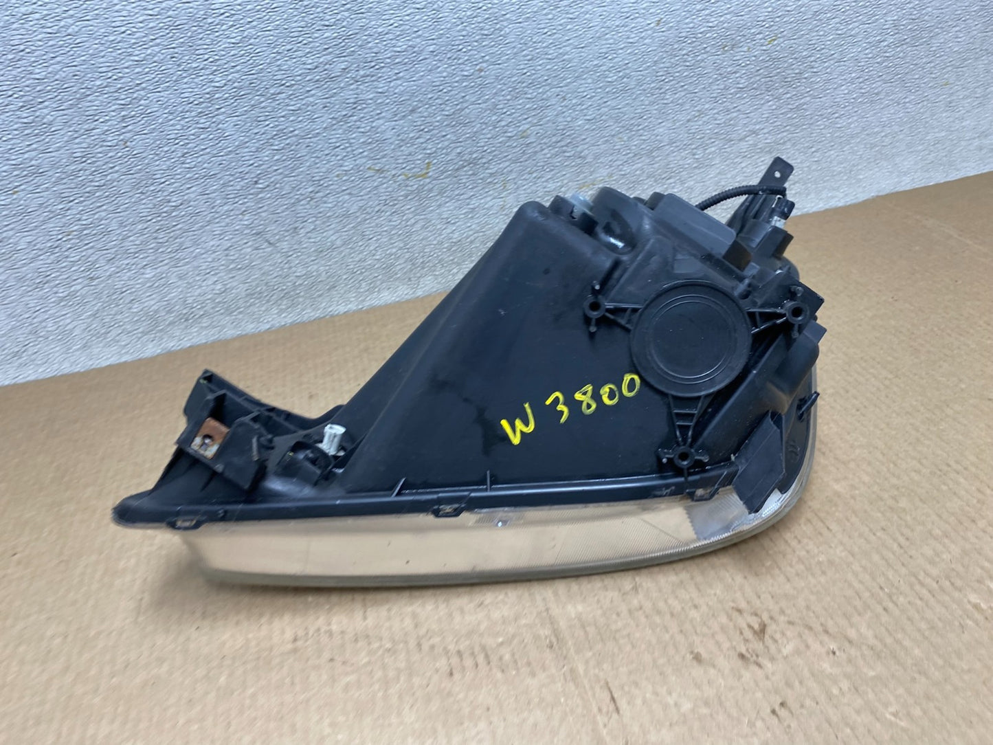 2002 to 2004 Honda CRV CR-V OEM Right Passenger RH Halogen Headlight W3800 DW8