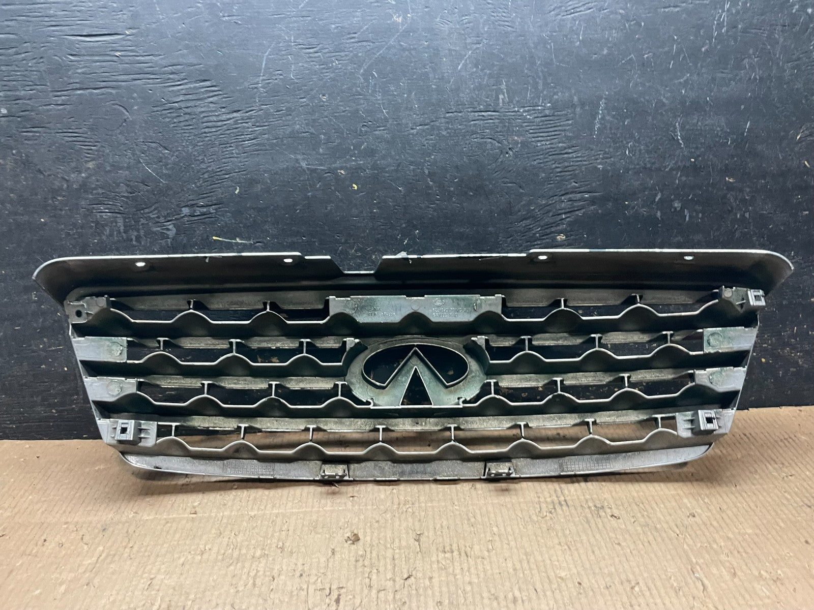 2006 2007 2008 Infiniti Fx35 Front Upper Grill Grille W/ Emblem OEM Y6522 DG6