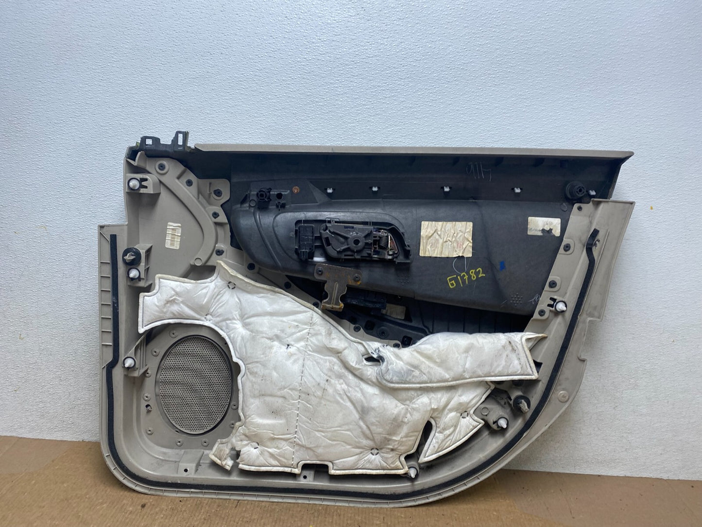 2013 to 2019 Ford Taurus Front Left Side Interior Door Panel G17826