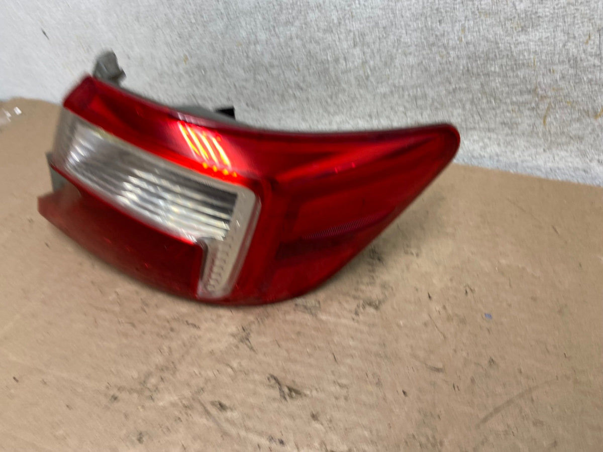 2012 2013 2014 Toyota Camry Right Passenger RH Side Tail Light AI1048 LK1