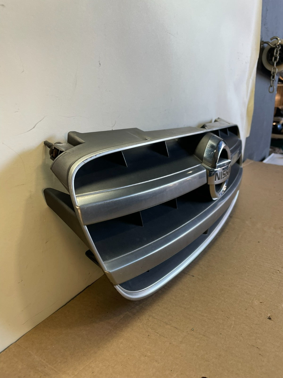 2002 to 2003 Nissan Maxima Front Upper Grill Grille AH0373 DG2