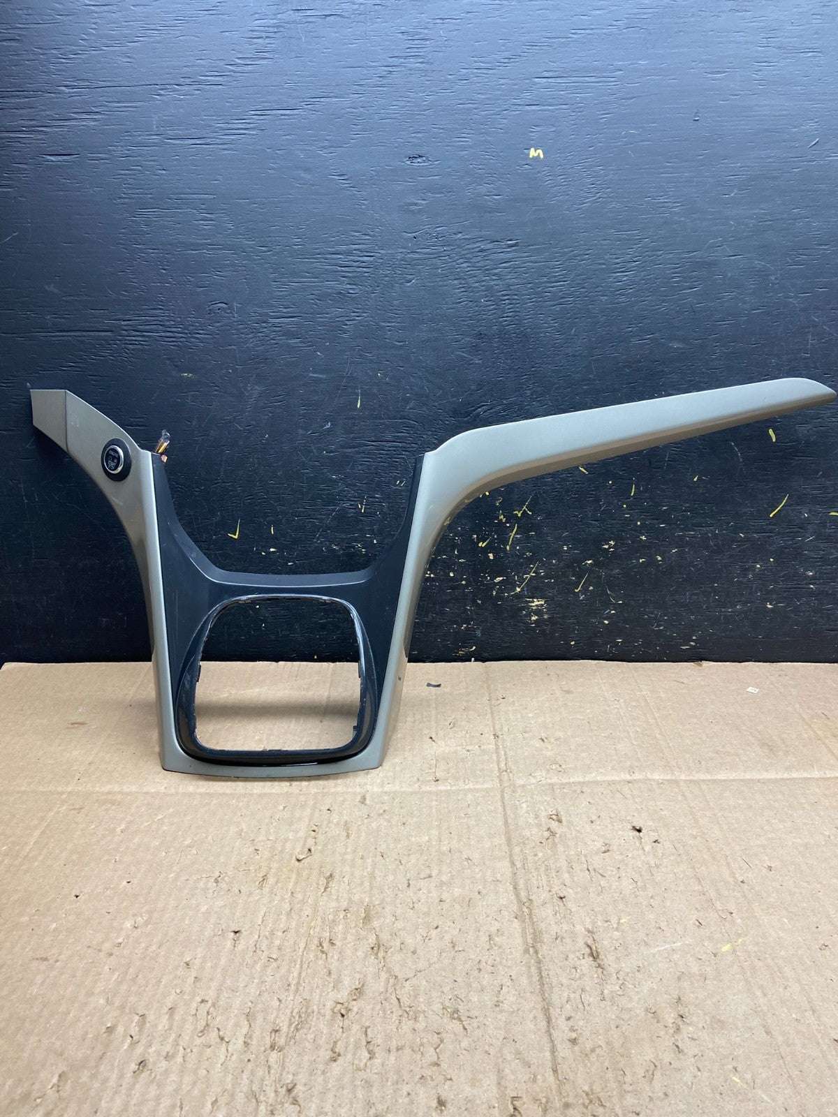 2013-2016 Ford Escape  Center Dash Radio Gear Shifter Panel Bezel Trim ab1752 DG0