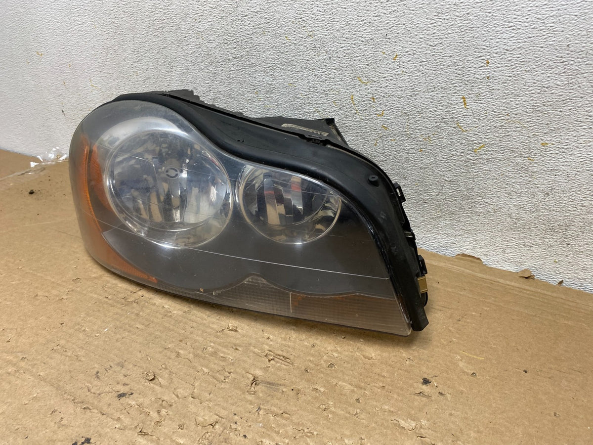 2003 to 2013 Volvo XC90 Right Passenger Rh Side Headlight Halogen AH9002 DW2