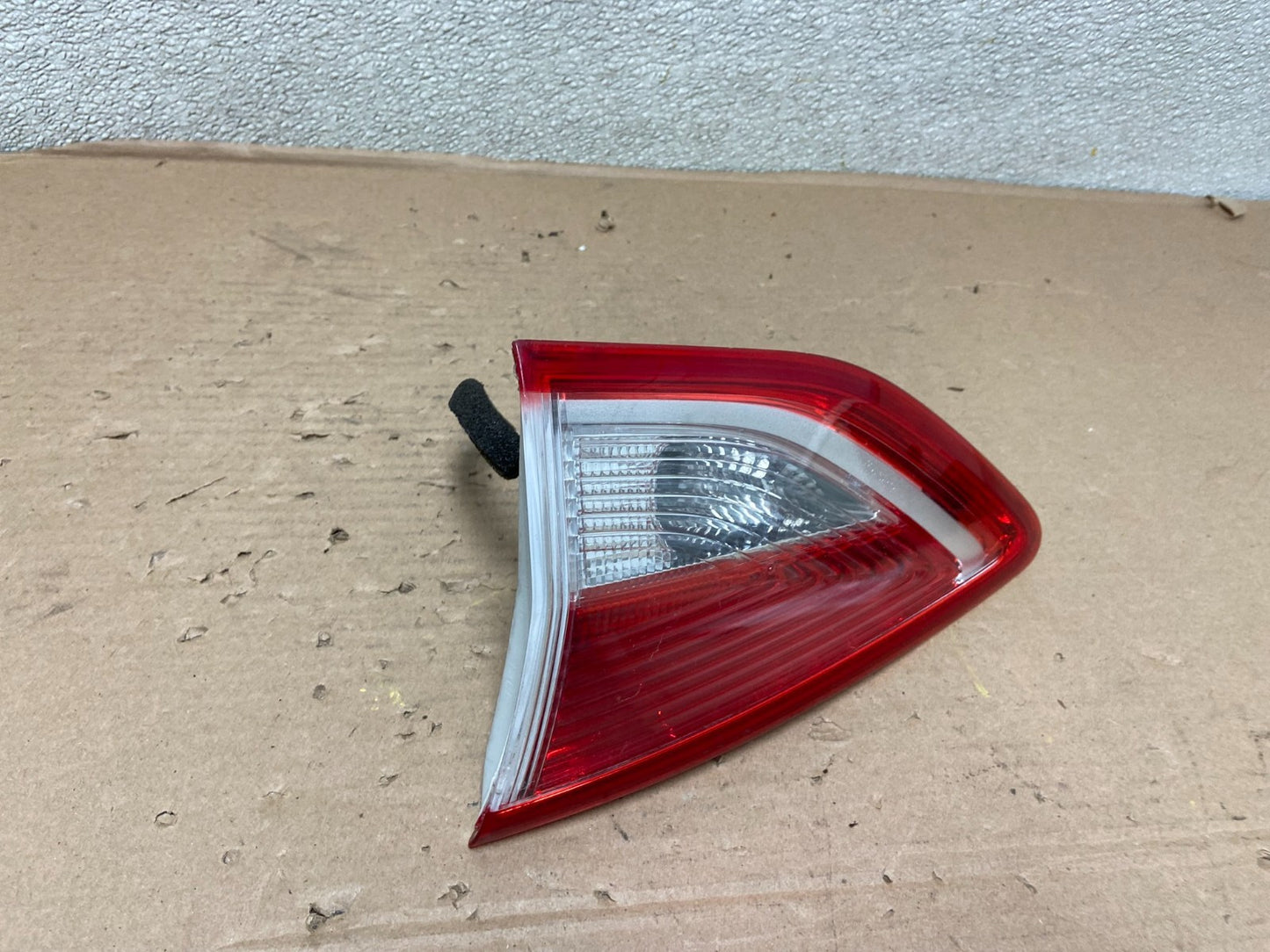 2013 to 2016 Ford Escape Right Passenger RH Side Inner Tail Light OEM AB0072 LK2