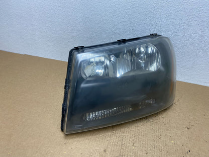 2006 2009 Chevrolet Trailblazer Left LH Headlight Flush Half Grille Bar AC16082