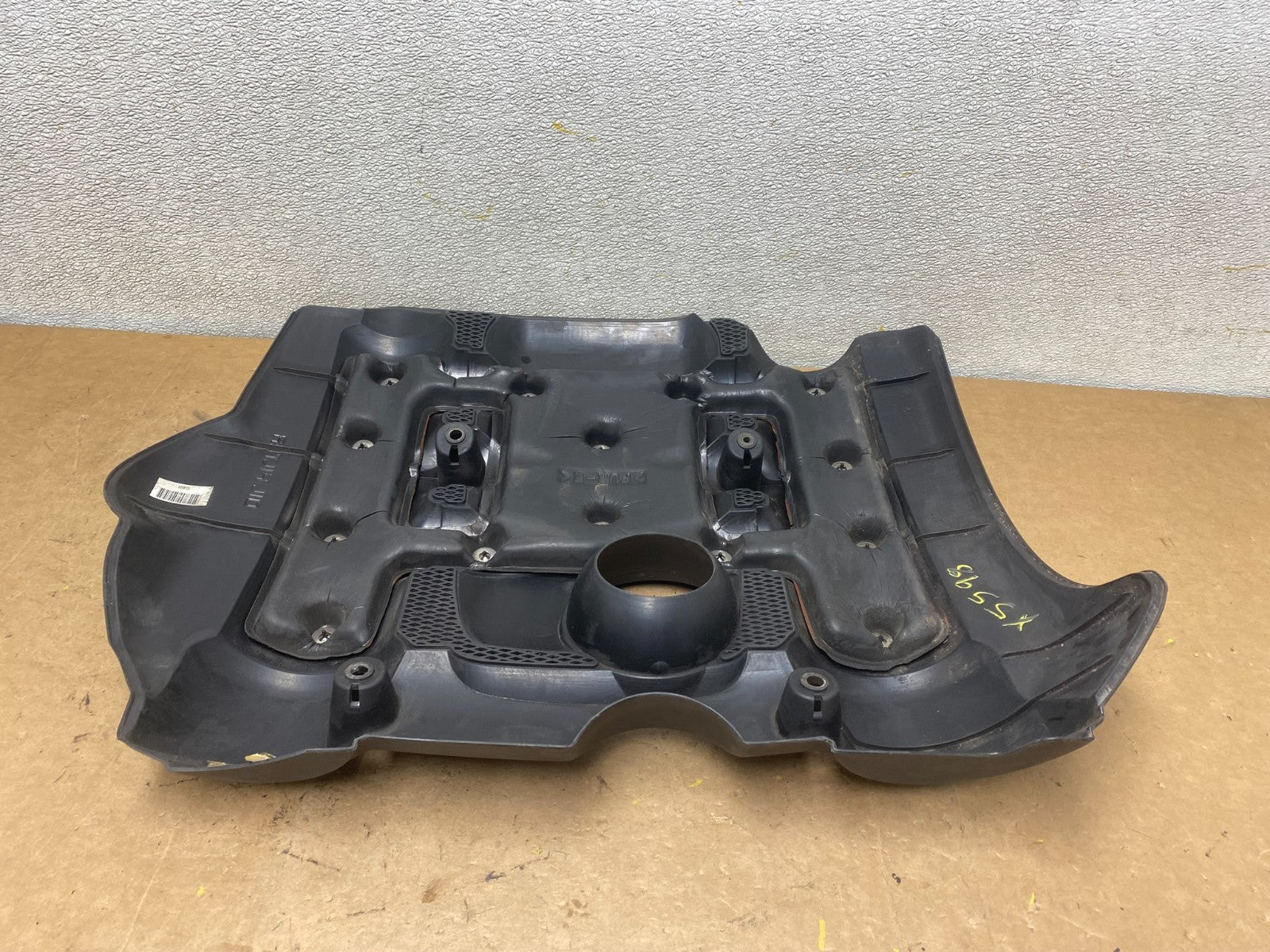 2010 Kia Sedona V6 3.8L Engine Motor Cover X5598 DG5
