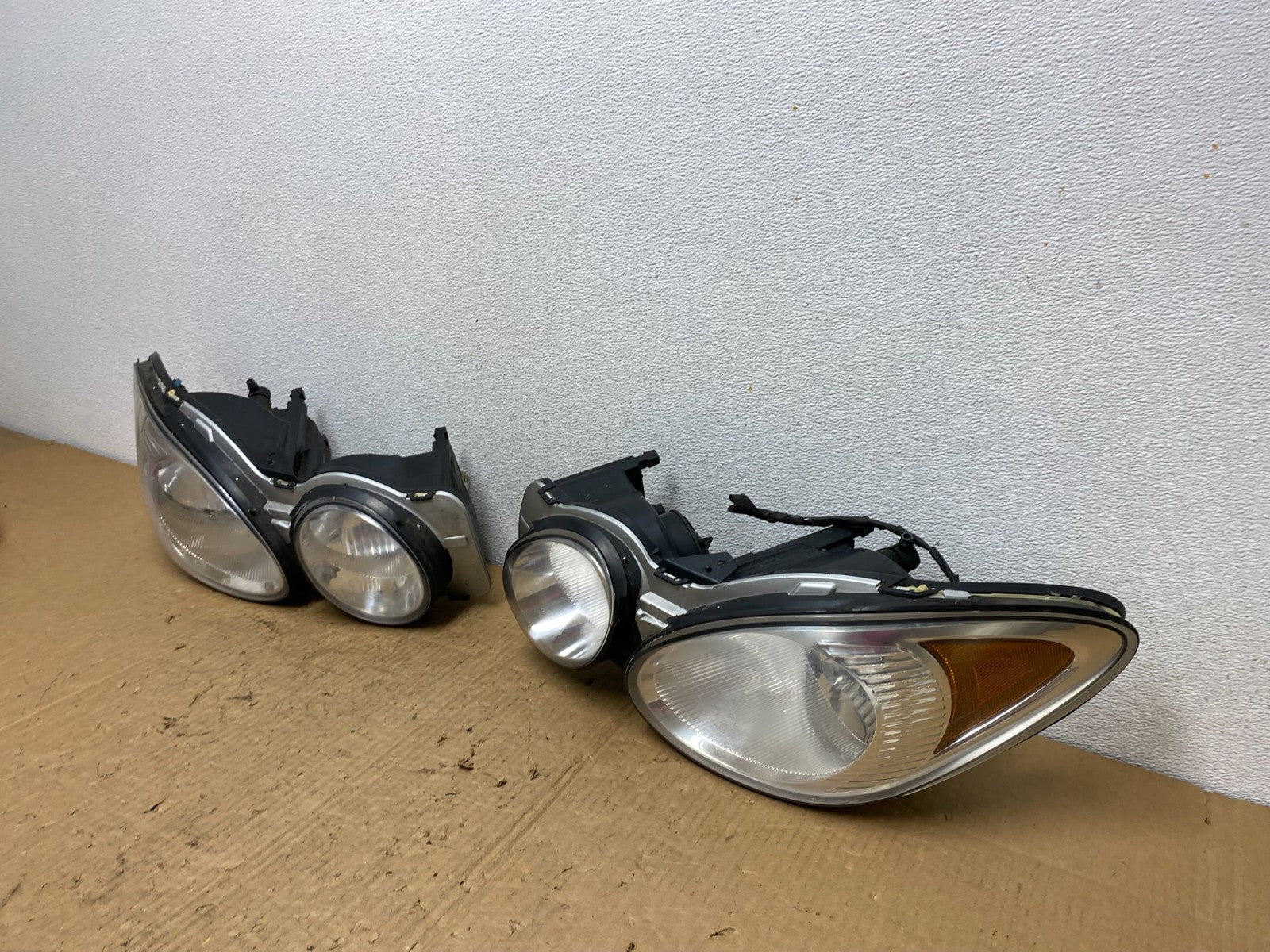 2005 to 2008 Buick Lacrosse Allure Headlights Left+Right Halogen AC8288 DW1