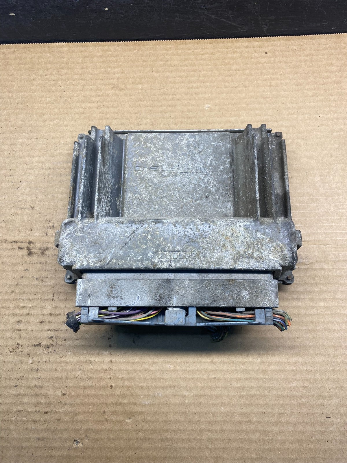 2001-2002 Silverado Tahoe Engine Computer Module 12200411 ECM ECU AF6830 DW1