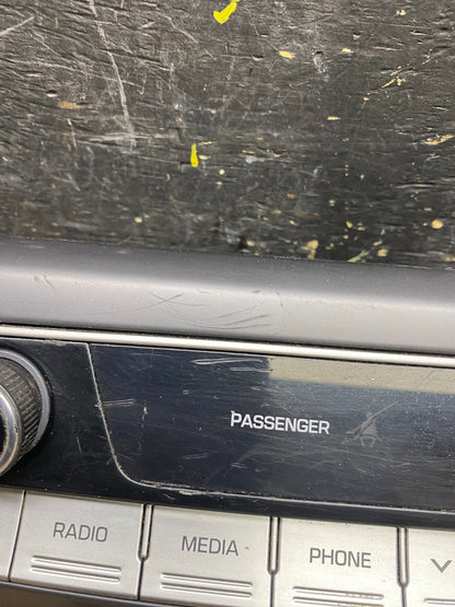 2018 2019 Hyundai Sonata Center Radio Climate Control Bezel U5904 DG1