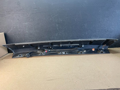 2002 to 2006 Chevrolet Avalanche 1500 Center Spoilerr 3rd Brake Light AD01684