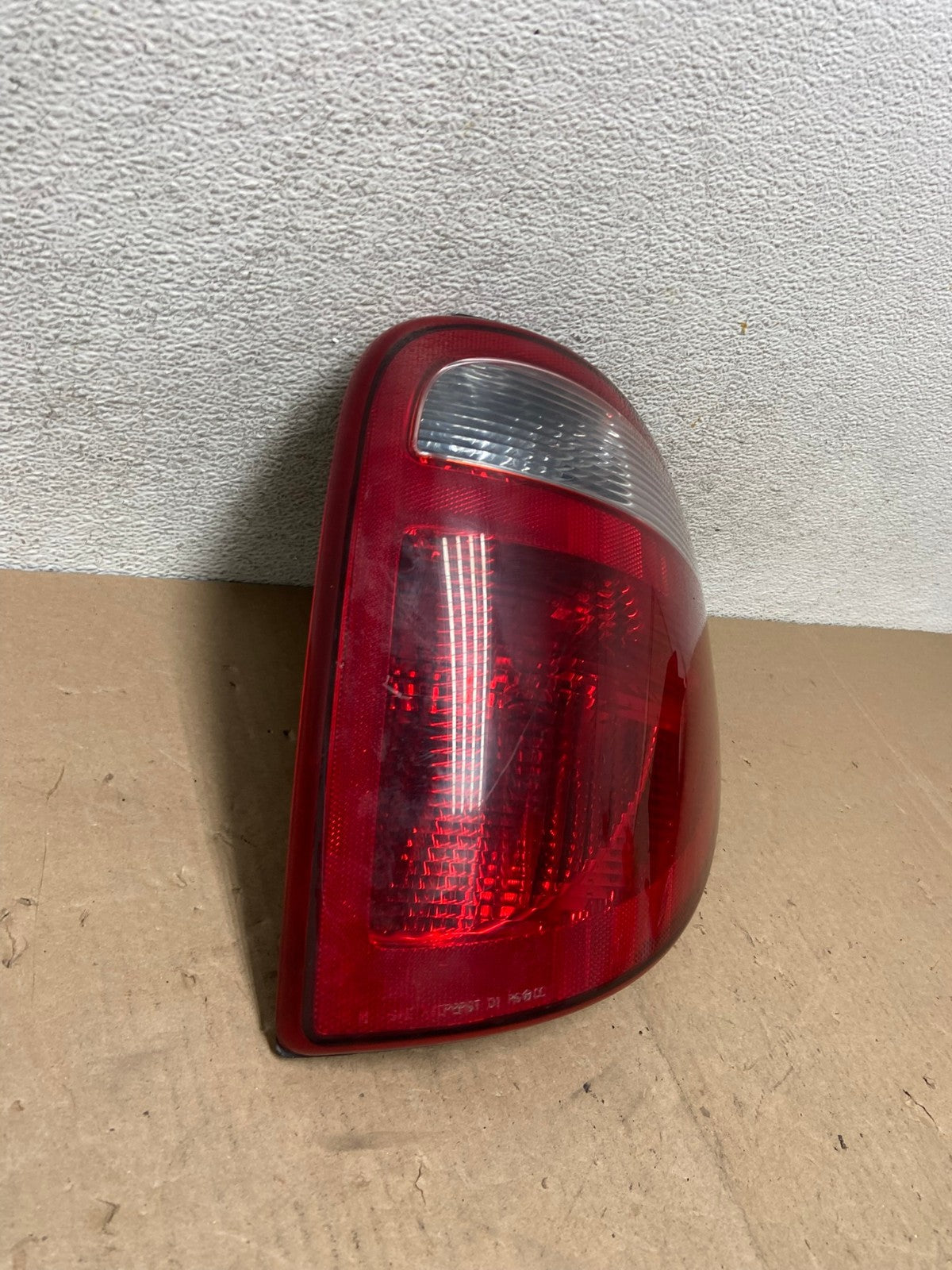 2004 - 2007 Dodge Grand Caravan Right Passenger Side Tail Light AG4771 LK2