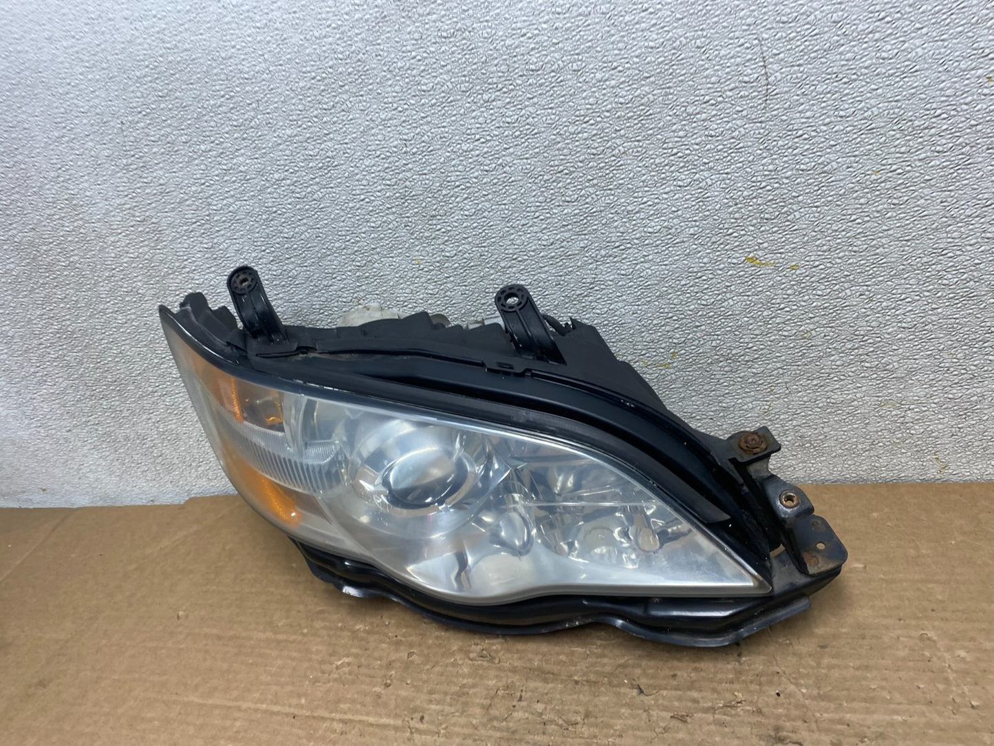 2006 to 2007 Subaru Legacy Right Passenger RH Side Black Headlight Z3046 DW1