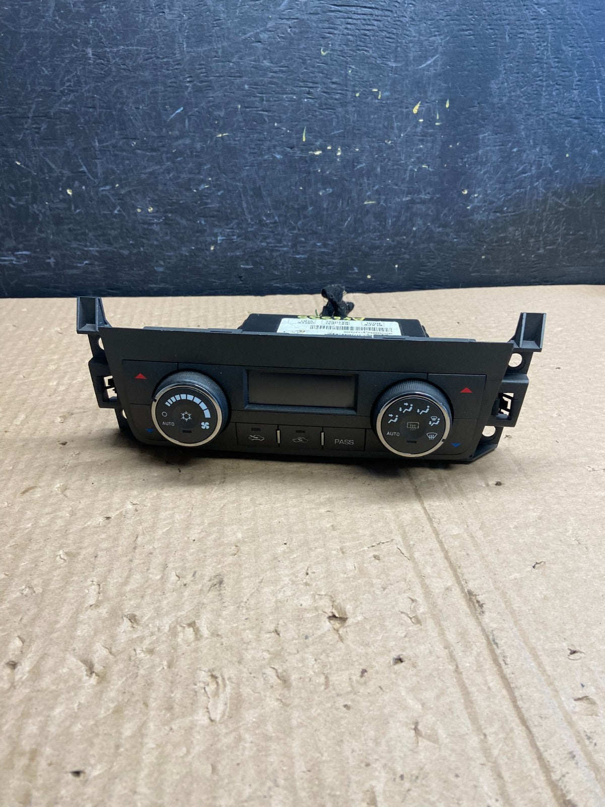2006 to 2011 Cadillac DTS AC Heater Climate Control Panel AF6335 DG0