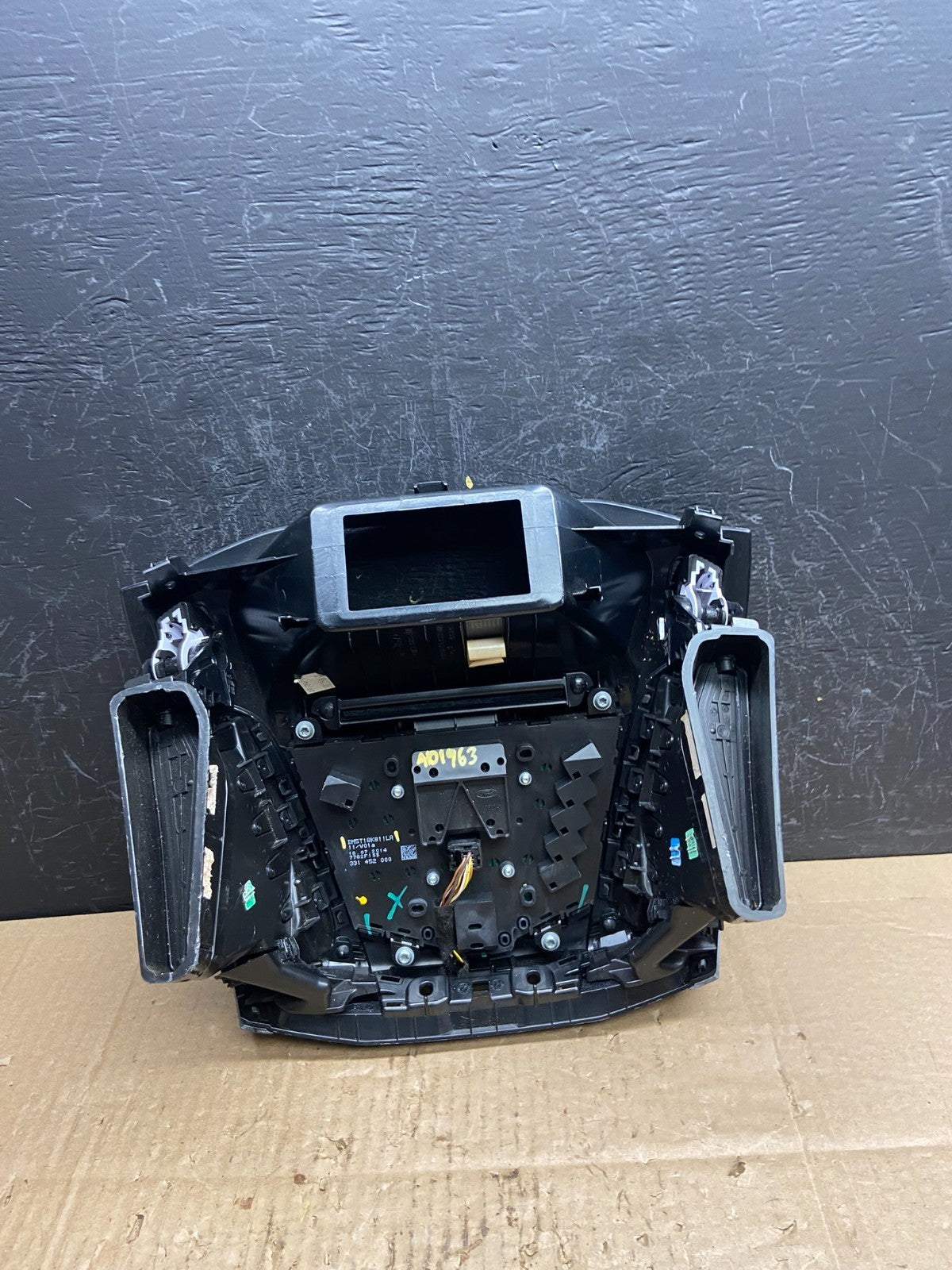 2012 to 2014 Ford Focus Radio Control Panel Trim w/ Bezel AD1963 DG3