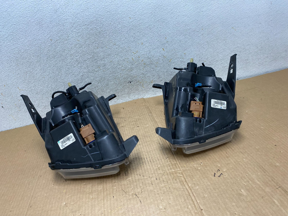 2011-2013 Jeep Grand Cherokee Left+Right Halogen Headlights AI6623 DW11