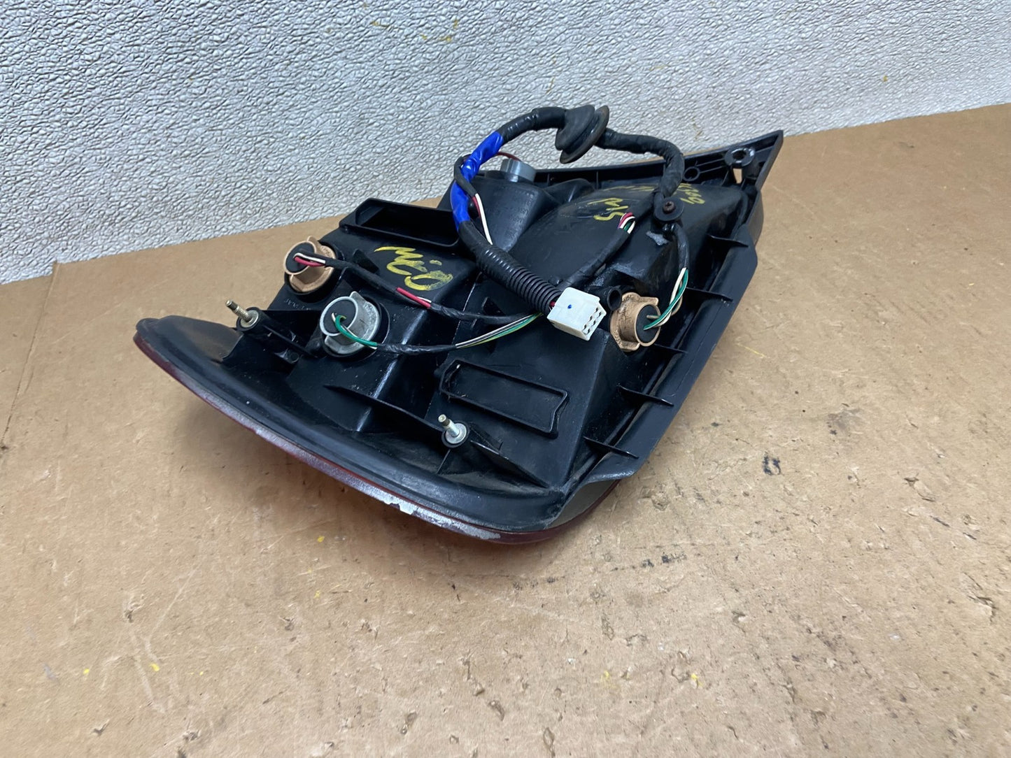 2001 - 2005 Lexus Gs300 Gs400 Gs430 Right Passenger Side Tail Light Oem Z7748 PS4