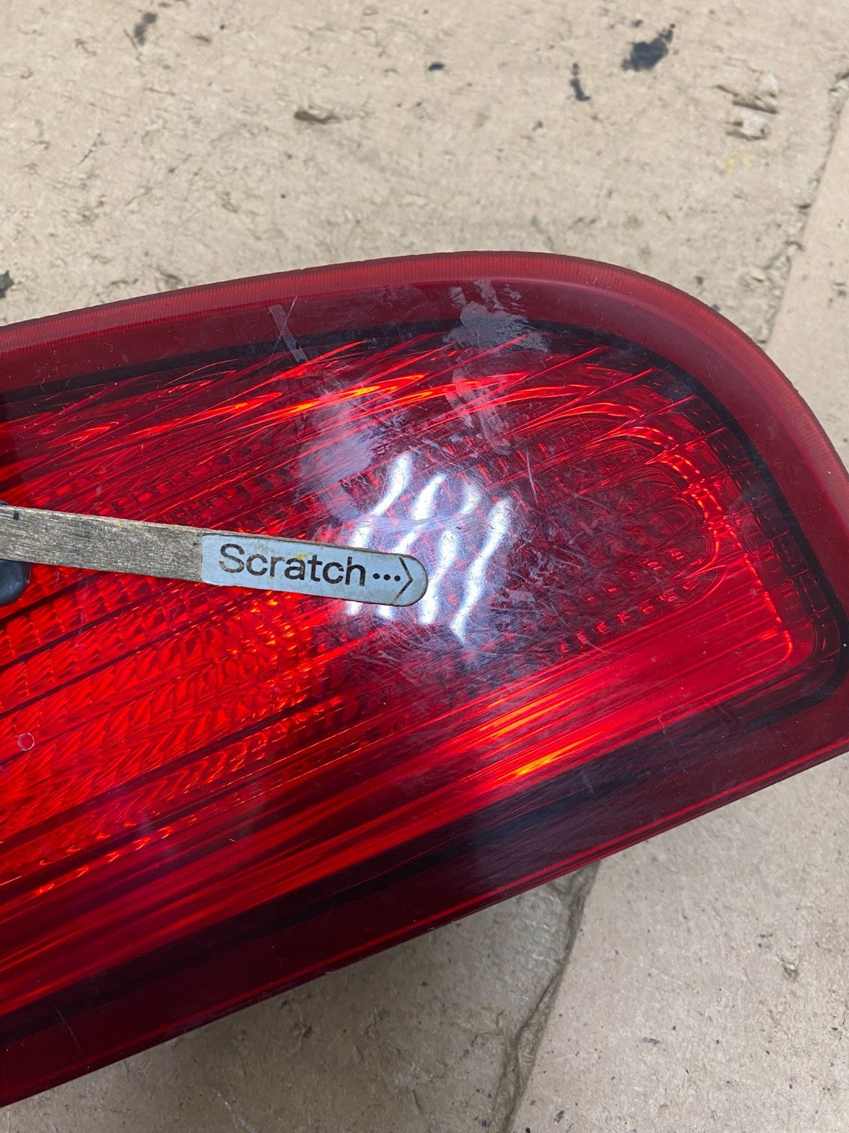 2003-2006 Lincoln Navigator Right Passenger RH Inner Tail Light OEM P6810 DW3